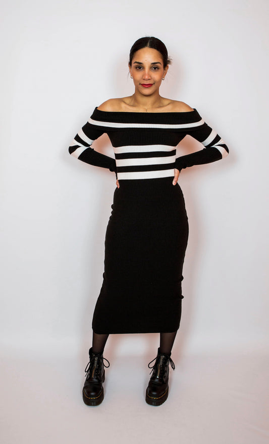 Robe noire à rayures